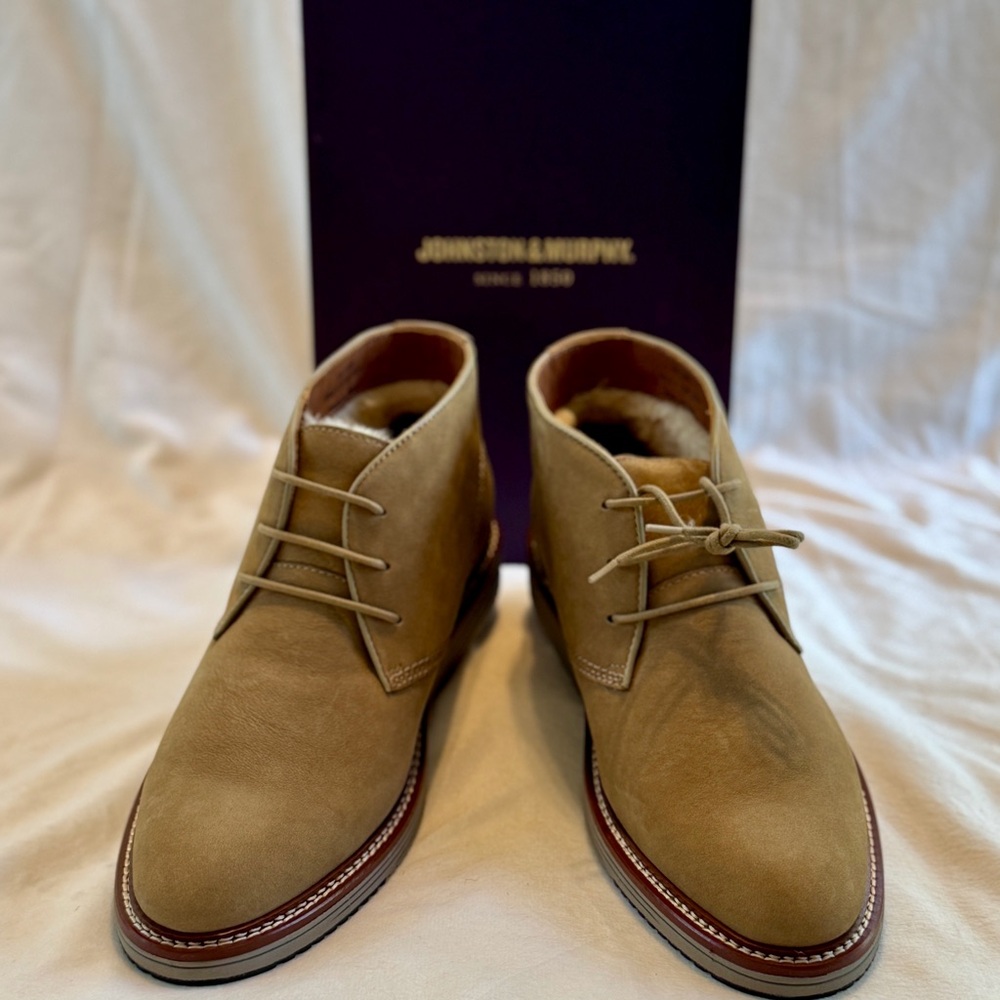 Johnston & Murphy Light Brown Suede Chukka Boots